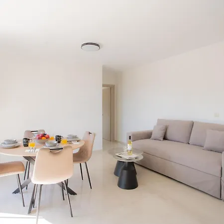 E&m Apartment
