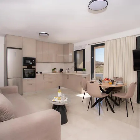 E&m Apartment *