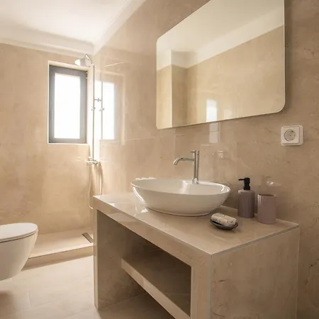 Apartment E&m *