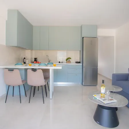 Apartment E&m *